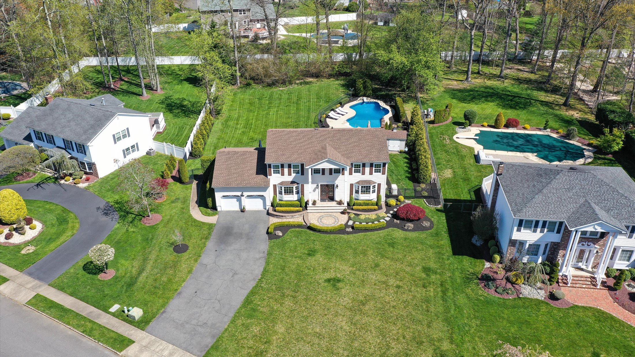 22 Westbrook Way, Manalapan, NJ 07726